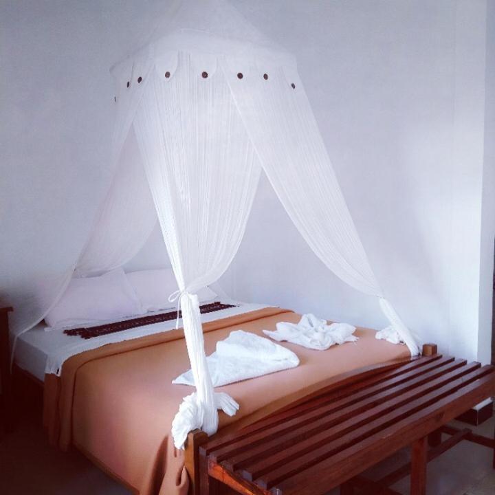 Bintang By Tobias Lodge Cafe & Restaurant เคลิมูตู ภายนอก รูปภาพ